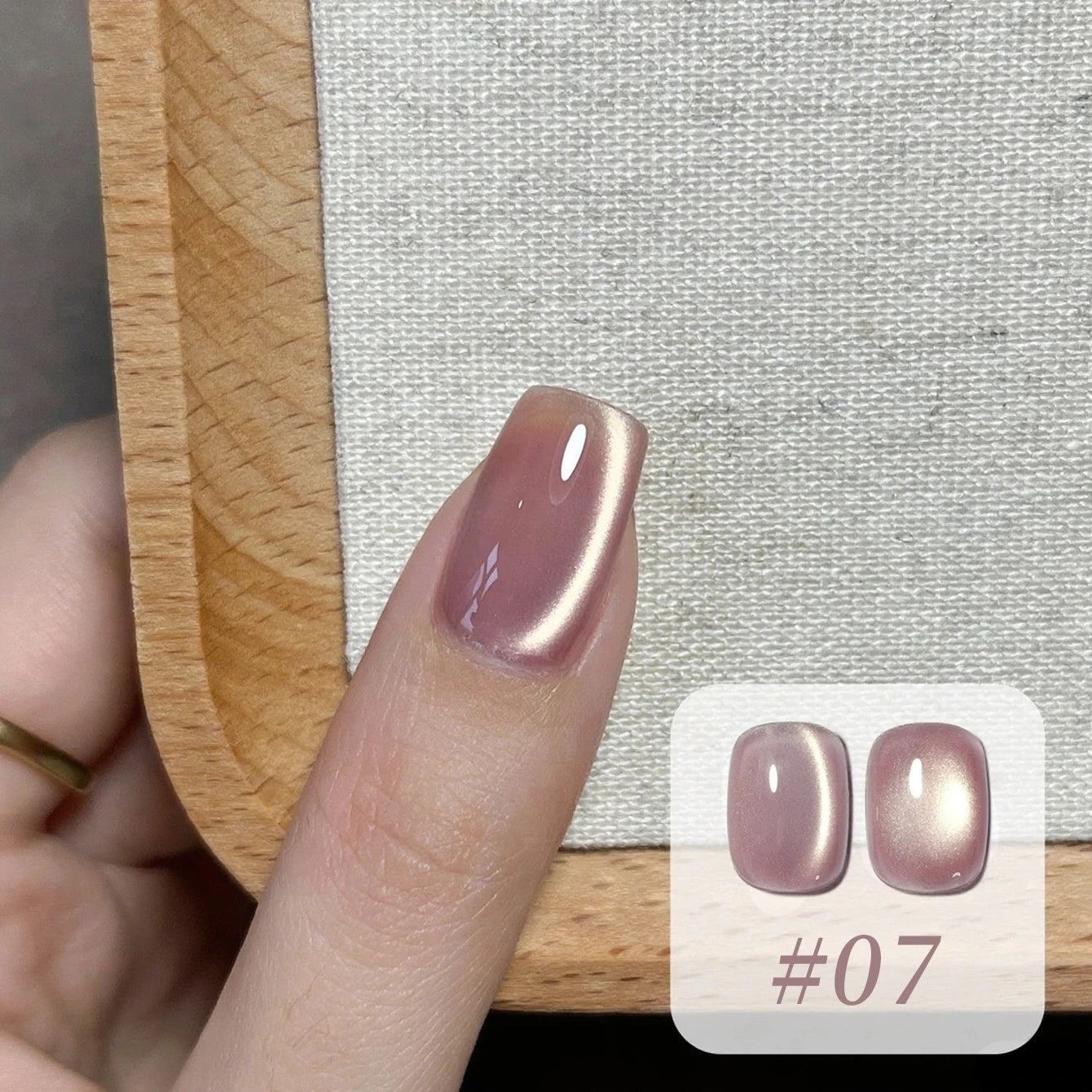 Brown Nails Champagne