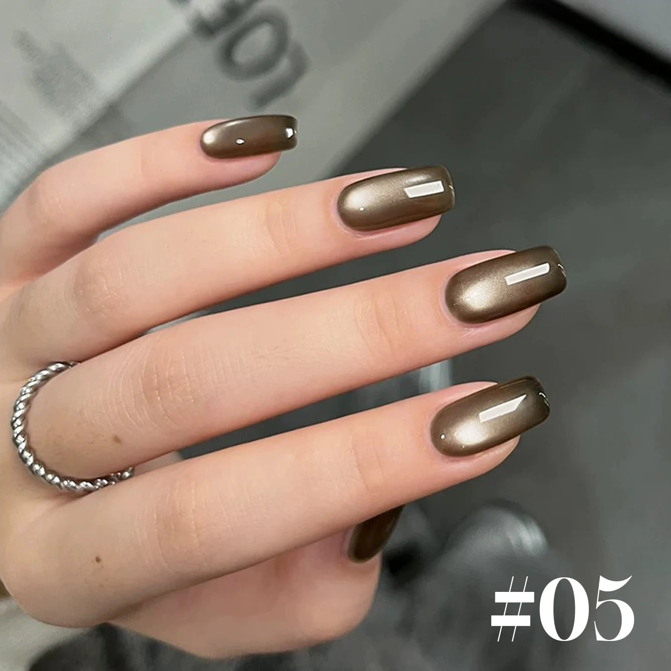 Brown Nails Champagne