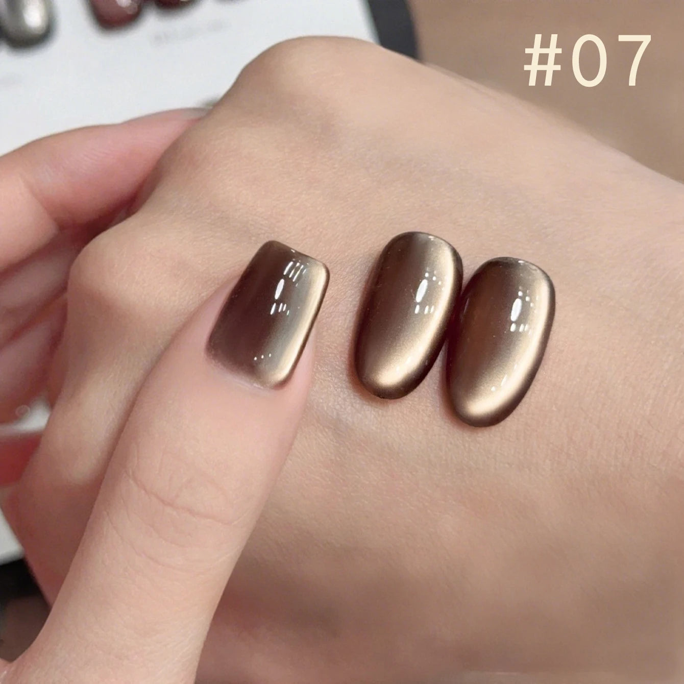 Brown Nails Champagne