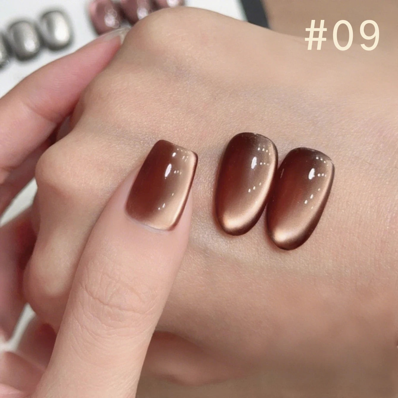 Brown Nails Champagne